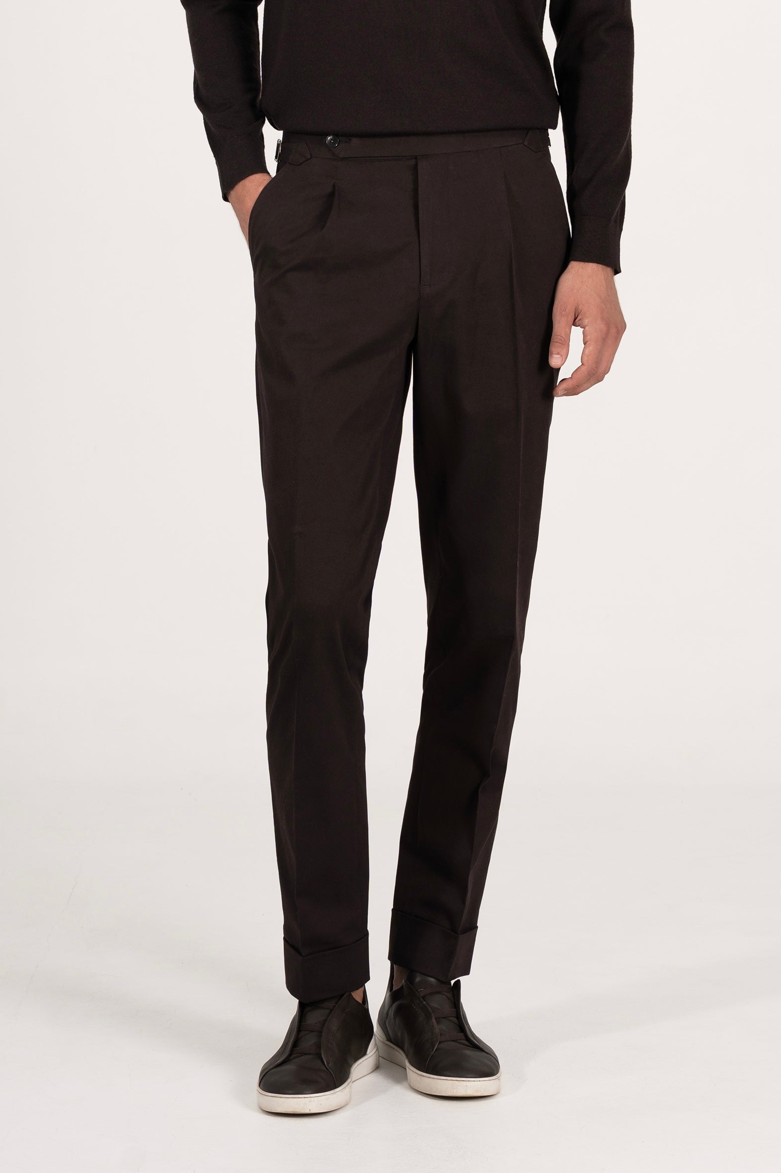 COTTON STRETCH PLEAT TROUSER MARRON